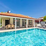 Villa Central Villa