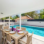Villa Central Villa *